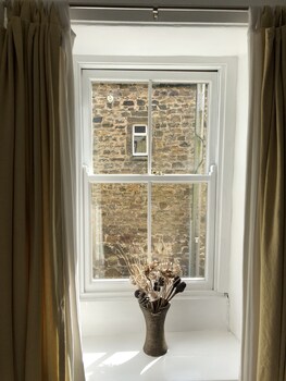 The Sun Inn Alnmouth ( سان این آلنموت) Guestroom View