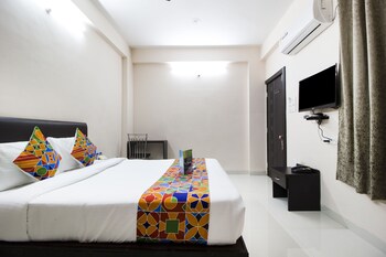 Fabhotel Grand Valley Rajiv Gandhi Circle Guestroom