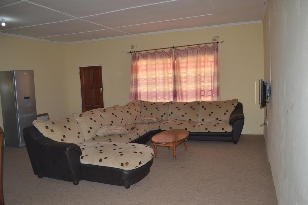 Golden Days Executive Lodge 