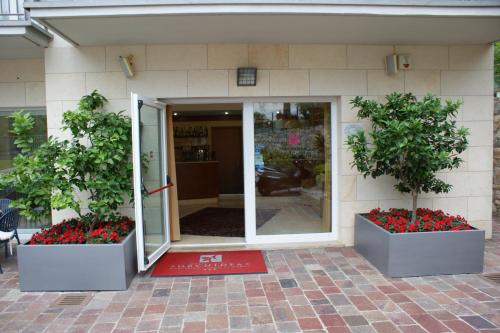 Hotel GarnÌ Orchidea 