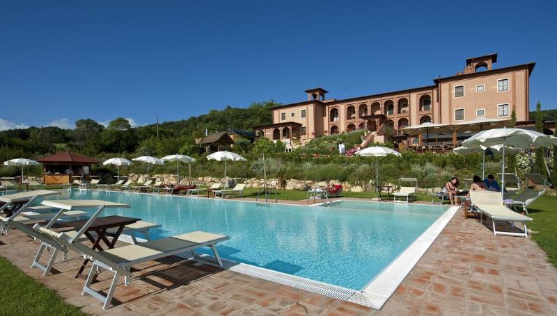 Saturnia Tuscany Hotel General view