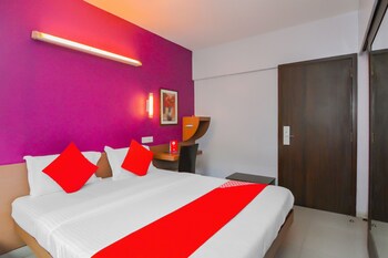 Oyo 18803 Smart Inn Guestroom