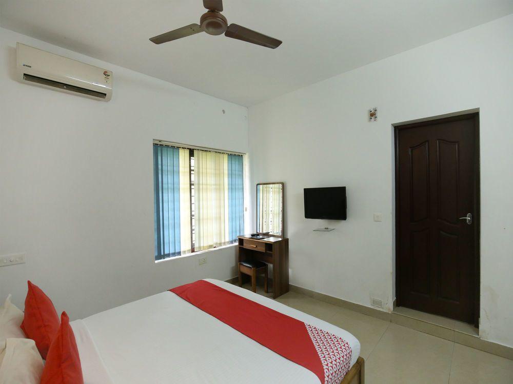 Lake Gardens Resorts 