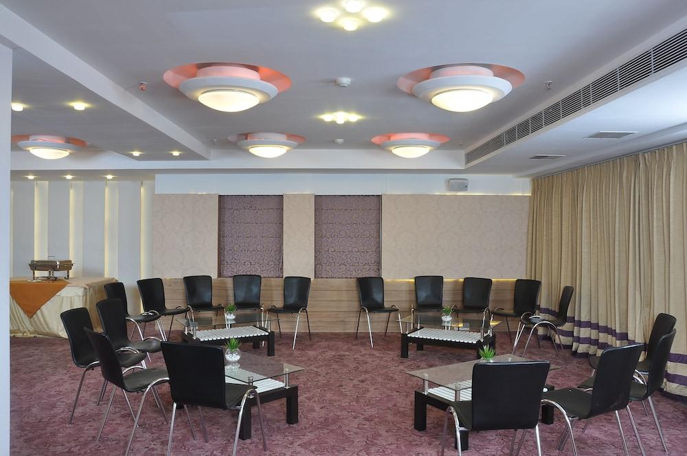 Niharika Hotel 