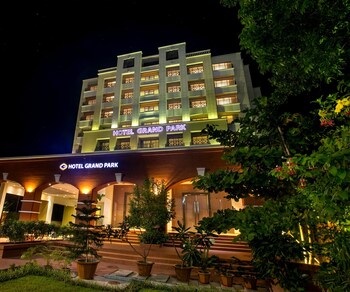 Hotel Grand Park Barishal Hotel Front - Evening/Night