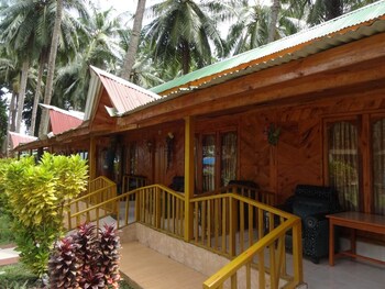 Gold India Beach Resort Exterior