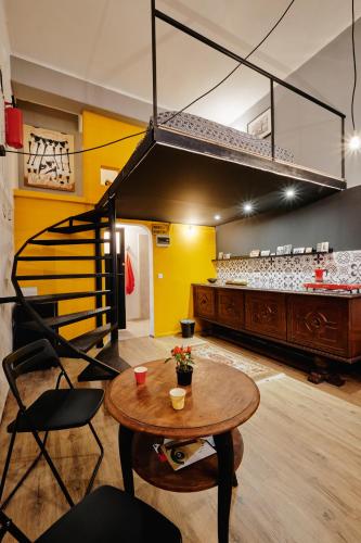 Funky Loft Hotel Description