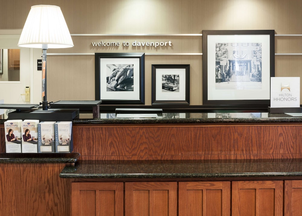 Hampton Inn & Suites Davenport - photo 2