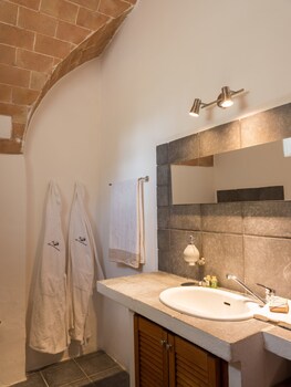 Villa Fonteintanata (ویلا فونتینتاناتا) Bathroom