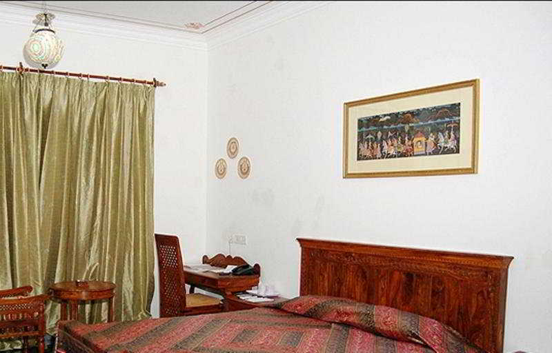 Sara Vilas Room