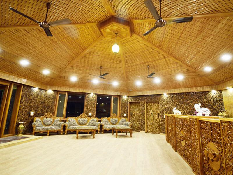 Tuskars Resort Corbett 