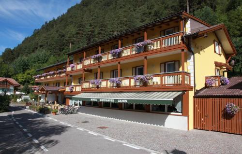 Hotel Zanon (هتل زانون) 