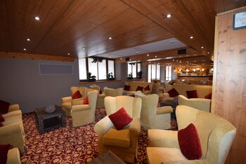 Hotel Piandineve (هتل پیاندینو) Lobby Sitting Area