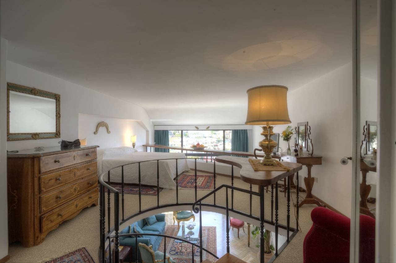 Poseidon Hotel 