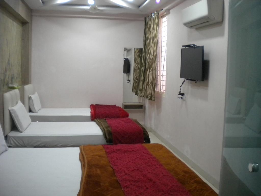 Hotel Aamantran Avenue 