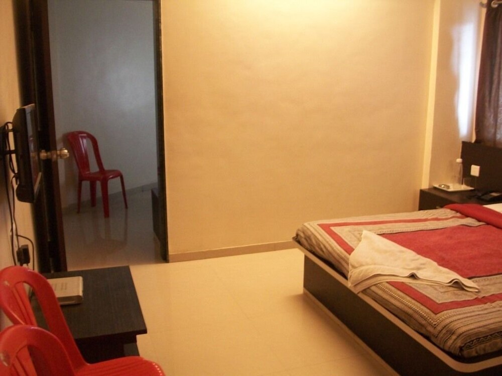 Hotel Yashraj Inn Guestroom