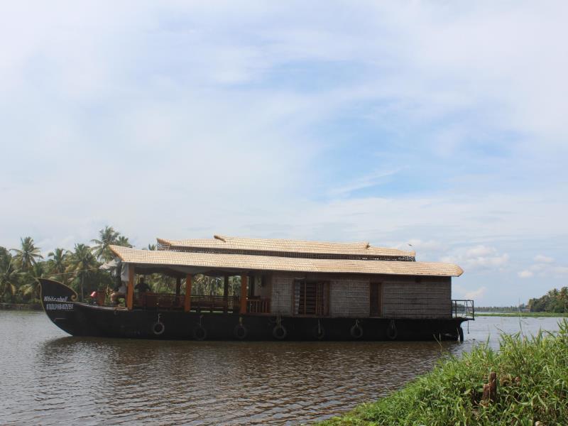 Backwater Retreat Houseboat Alleppey 