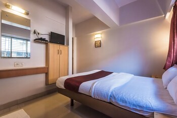 Hotel Vashi Inn 
