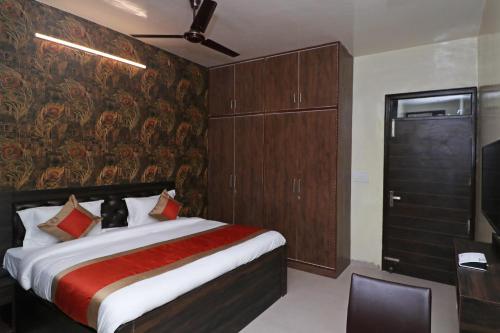 Oyo 20024 Hotel Star Court 
