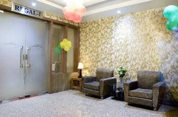 Zo Rooms Dayal Bagh 