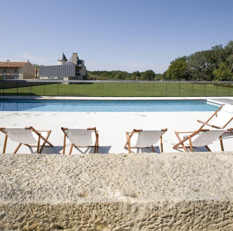 Hotel The Originals Domaine Du Normandoux General view