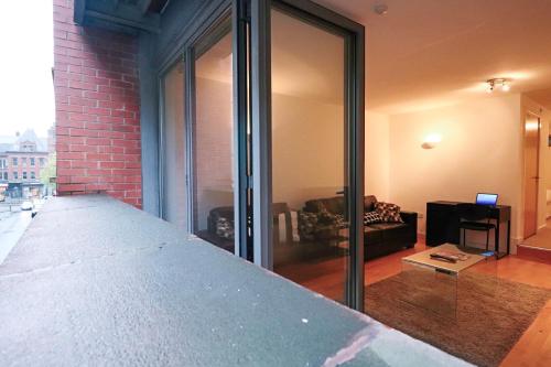 Piccadilly Apartment Hotel Description