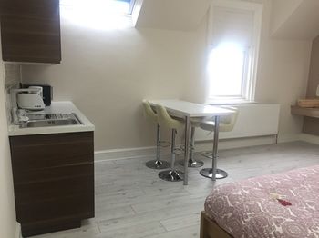 Regency Guesthouse Manchester In-Room Kitchenette