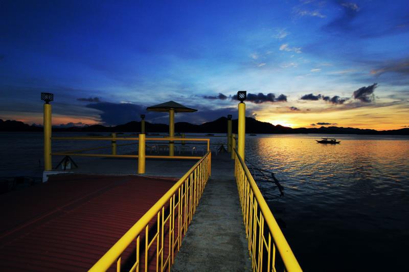 Amphibi Ko Resort 