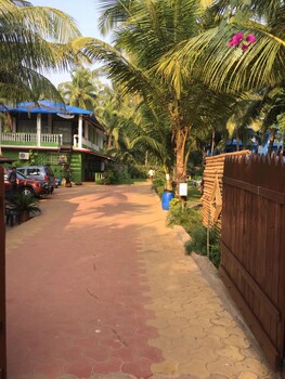 Morjim Coco Palms Resort Property Grounds
