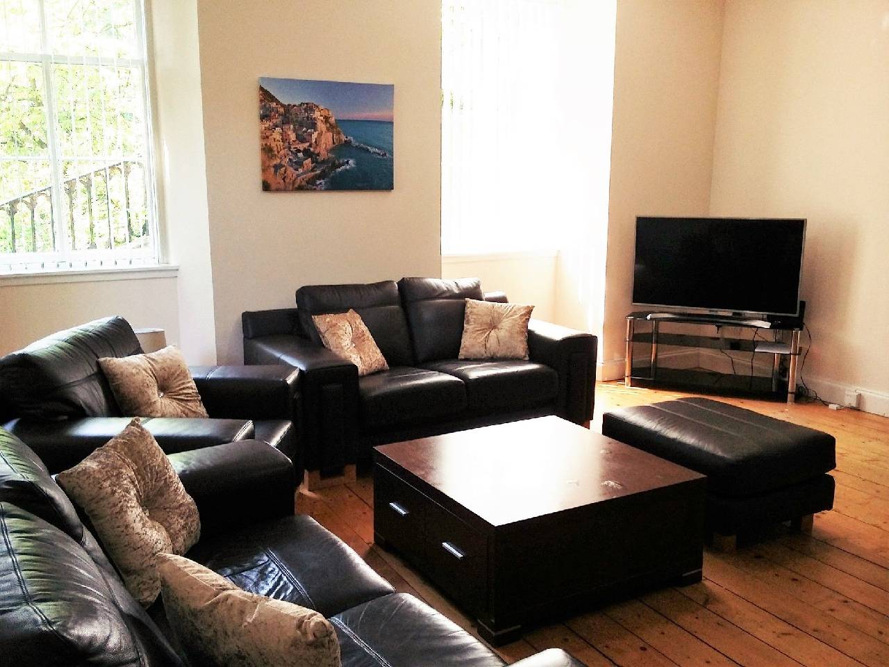 Large 3 Bed West End Apartment 