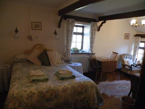 Burton Farmhouse 