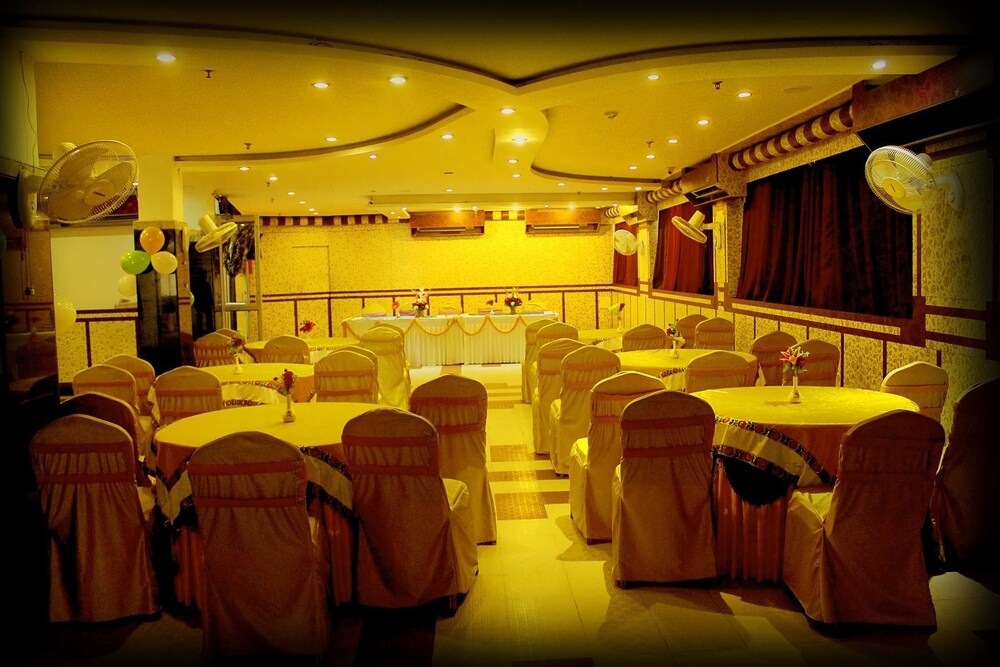 Hotel Simna International Banquet Hall