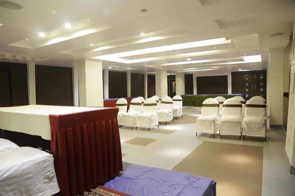 Oyo Rooms Main Road Ranchi Club 