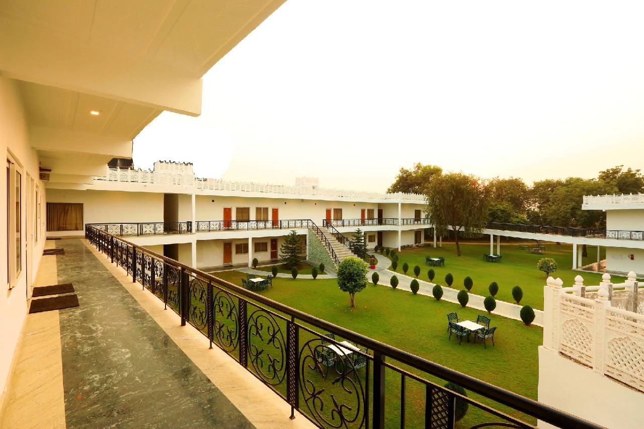 Aapno Ghar Resort 