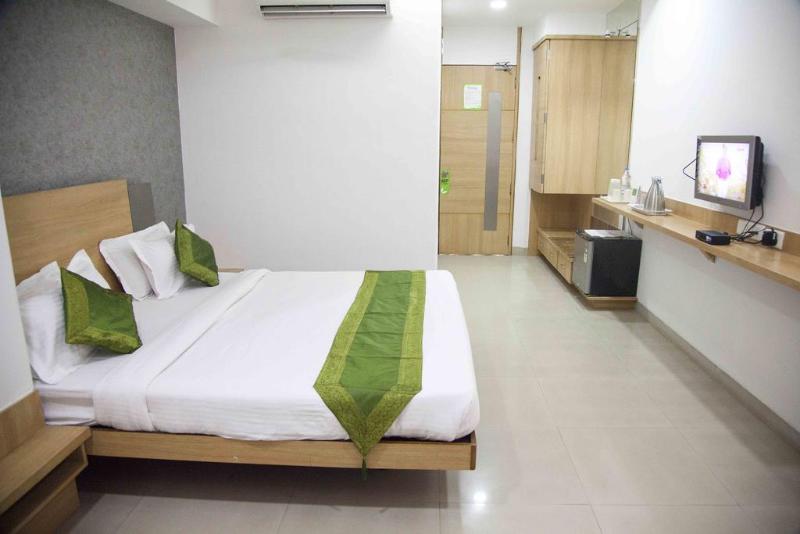 Treebo Admiral Suites Room