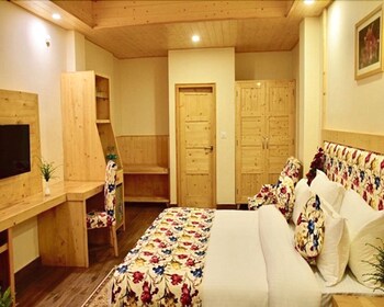 The Dagshai Manor Guestroom