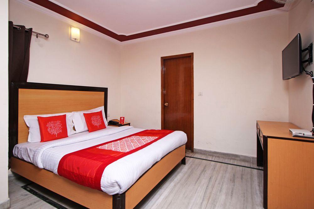 Oyo Rooms 090 Mall Road Doon View 