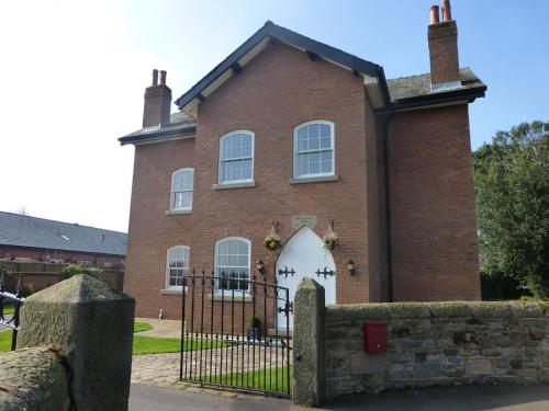 Manor House Farm 