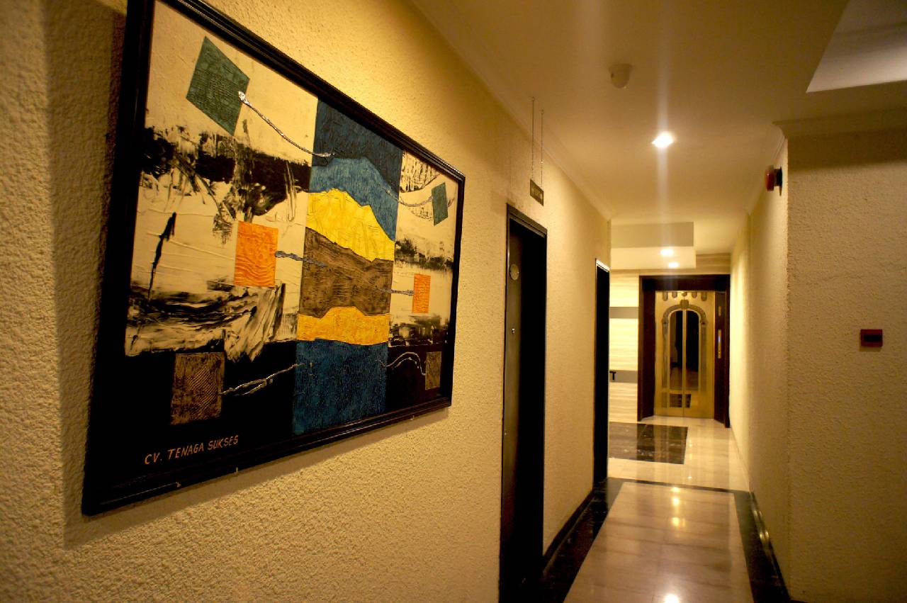 Sky View Hotel (اسکای ویو هتل) 