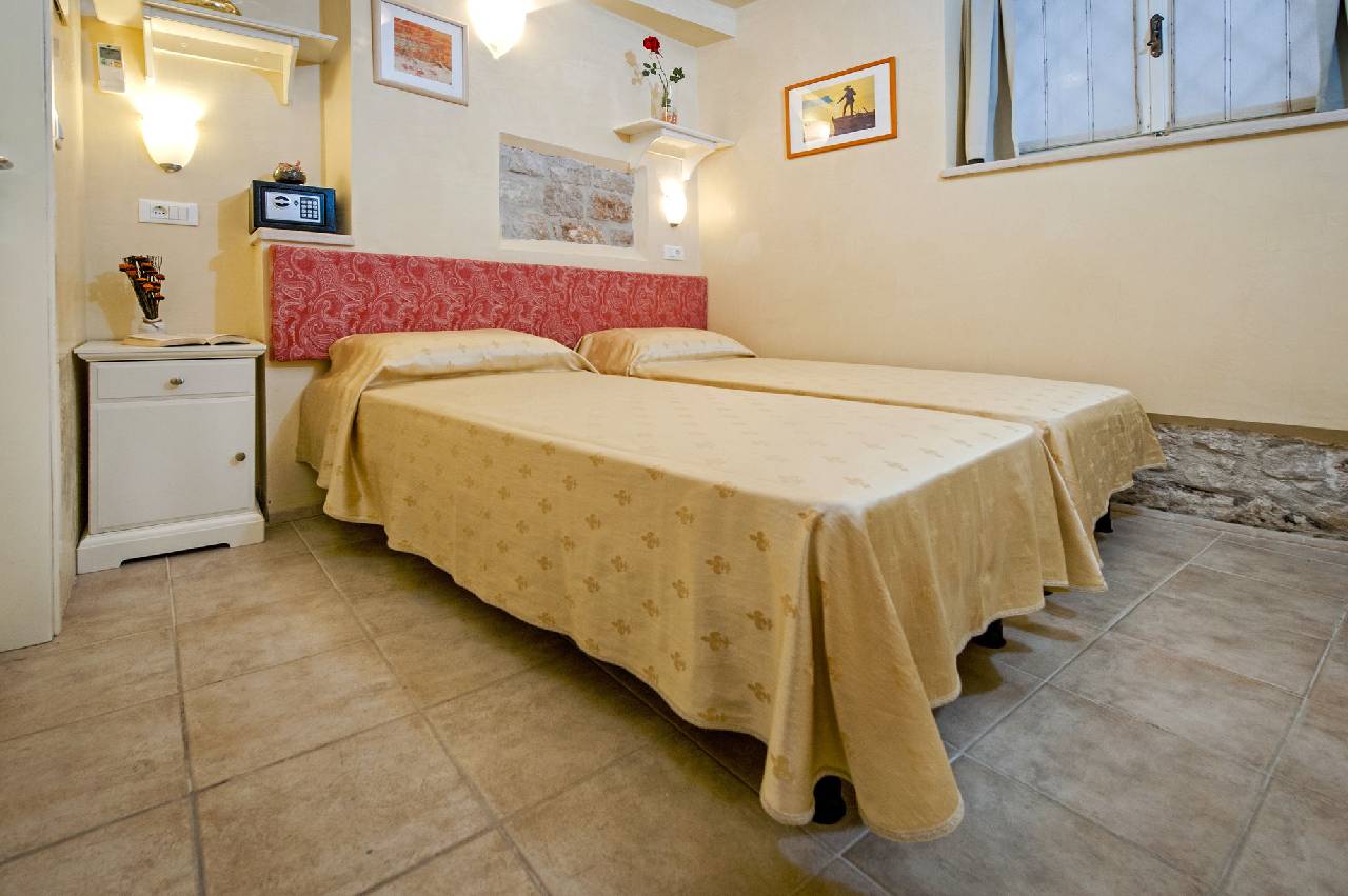 Rooms Sotto I Volti 