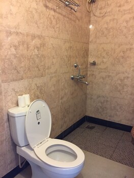 Morjim Coco Palms Resort Bathroom