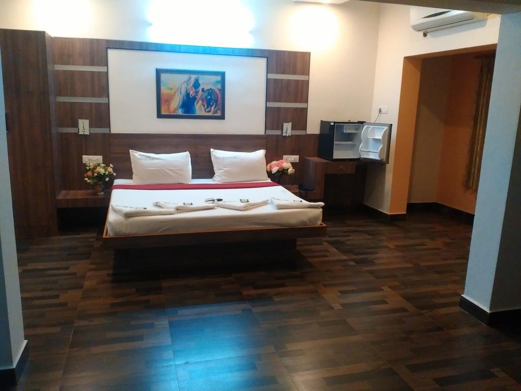Hotel Emeralddove 