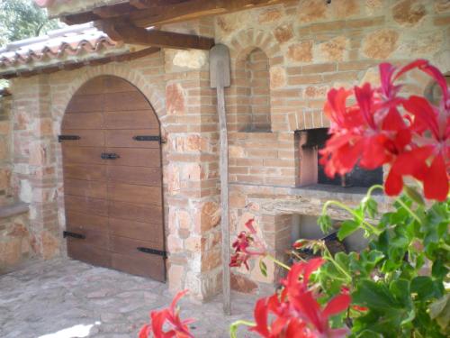 Villa Sassovivo (ویلا ساسوویوو) 