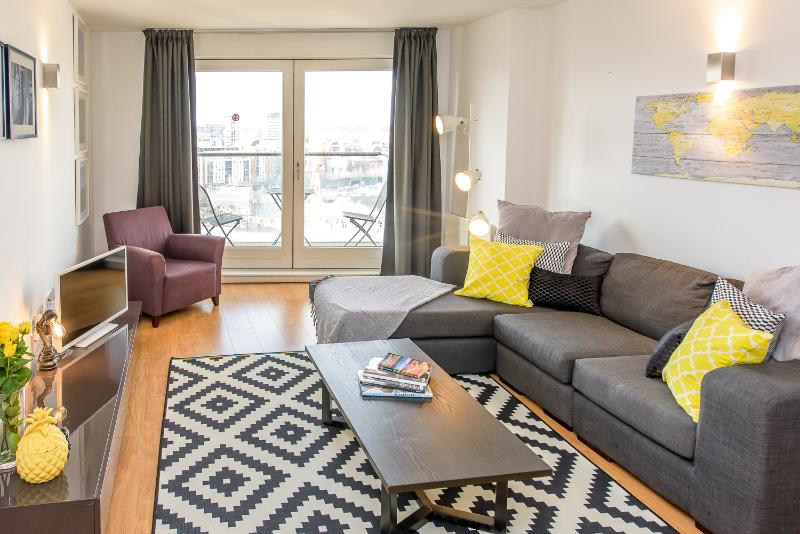 Approved Serviced Apartments Skyline Room