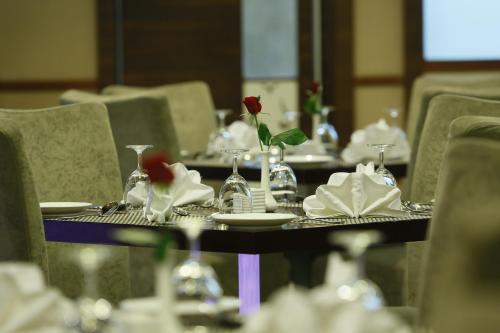 Hotel Moonlit Regency 