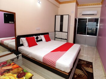 Oyo 13485 Hotel New Jasmine Guestroom