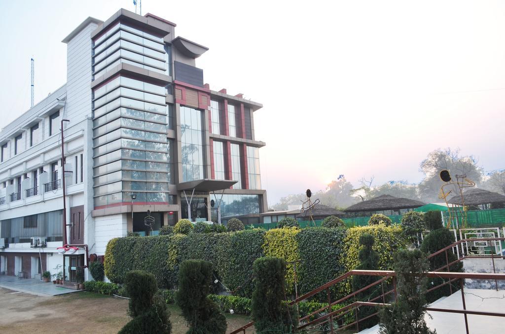 Hotel Ajuba Residency 