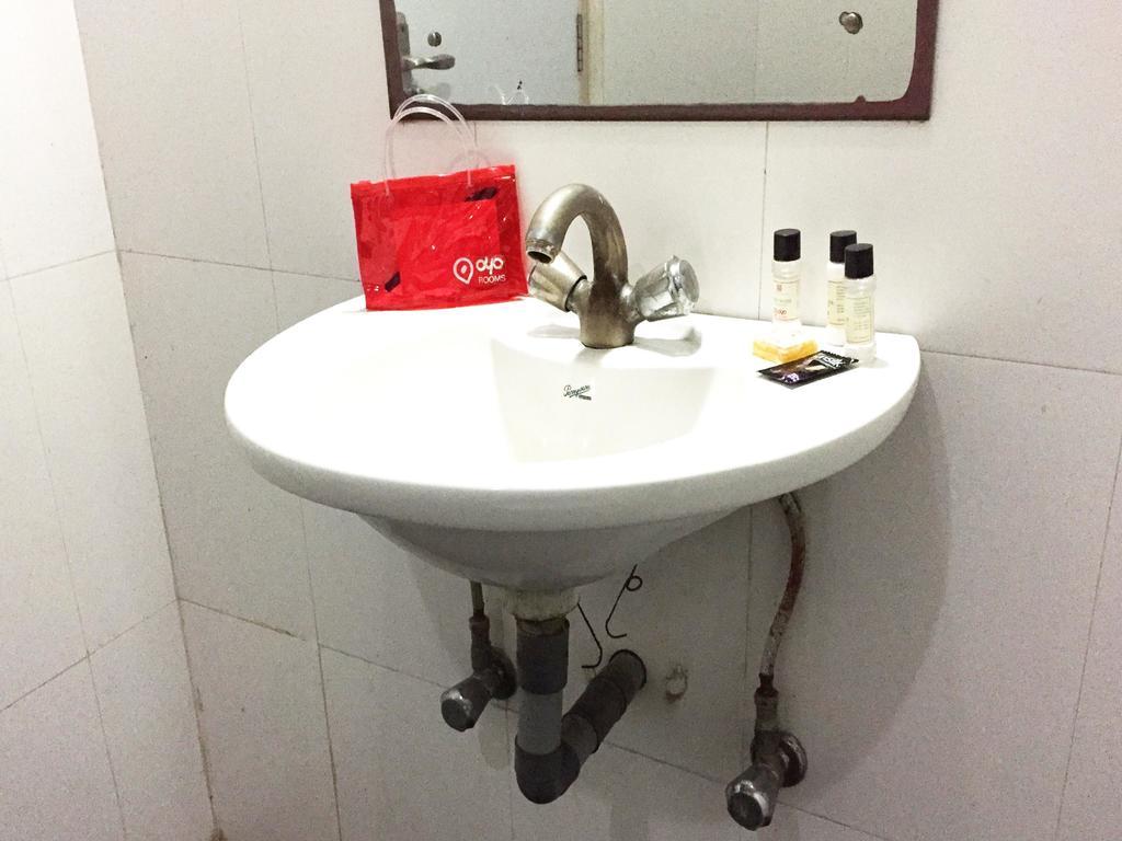 Oyo 1446 Hotel Heera Celebration 