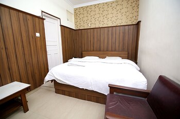 Hotel Midtown Guestroom