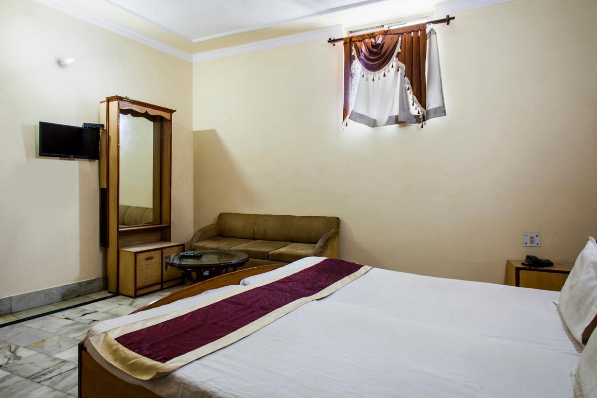 Muskan Hotel 